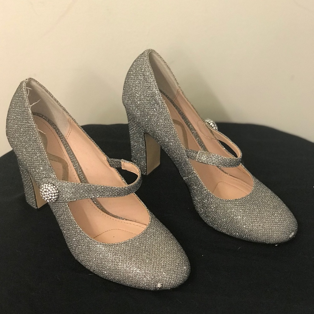 Incredible Silver Heels Sparkle Button Strap - image 2